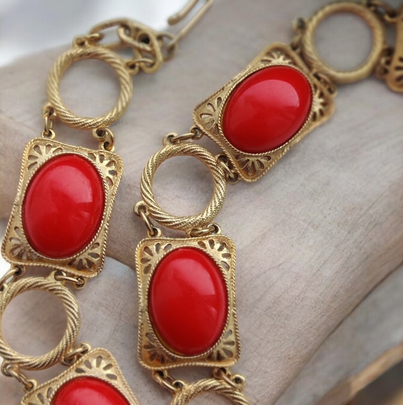 Vintage Jewelry - Vintage High End Gold And Red Necklace
